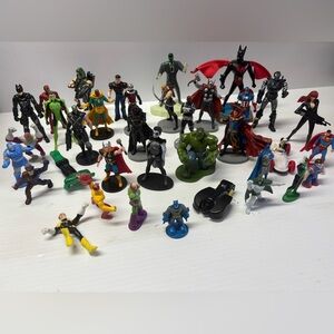 Marvel Action Figure Lot Of 36 Comics Books Heroes VTG & NONE VTG Disney Store !